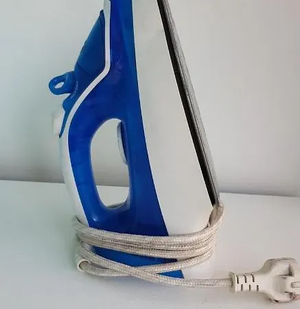 Climatise Le Flot Bleu Proche Plages, Aeroport, Centre Formations, Cap 3000, Cerfpa Saint-Laurent-du-Var